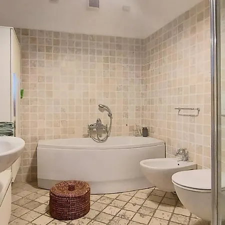 Apartment Golden Wind House, Cozy And Elegant In Historic Centre Torbole Sul Garda